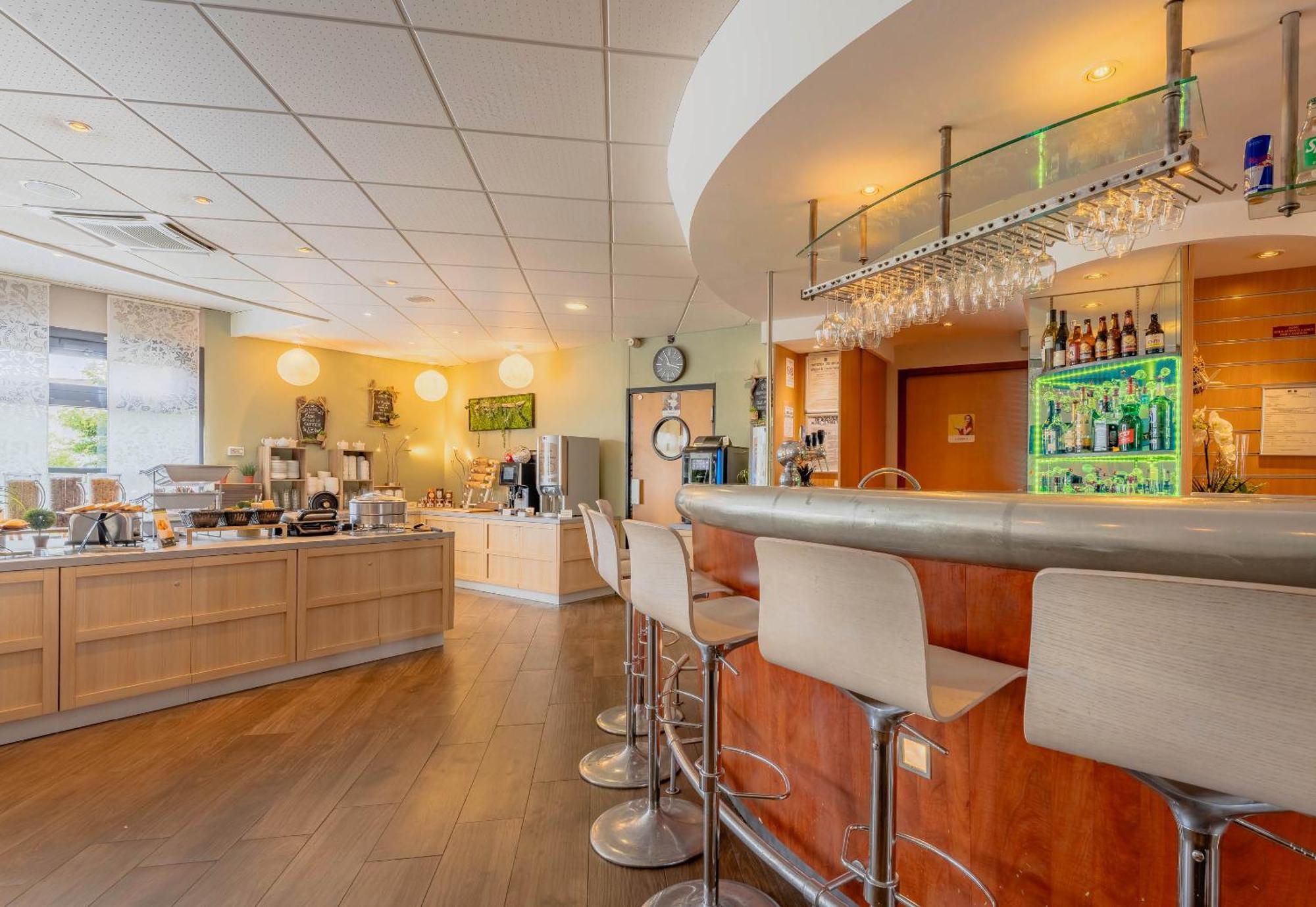 B&B Hotel Calais Terminal Cite Europe 4 Etoiles Coquelles Exterior photo
