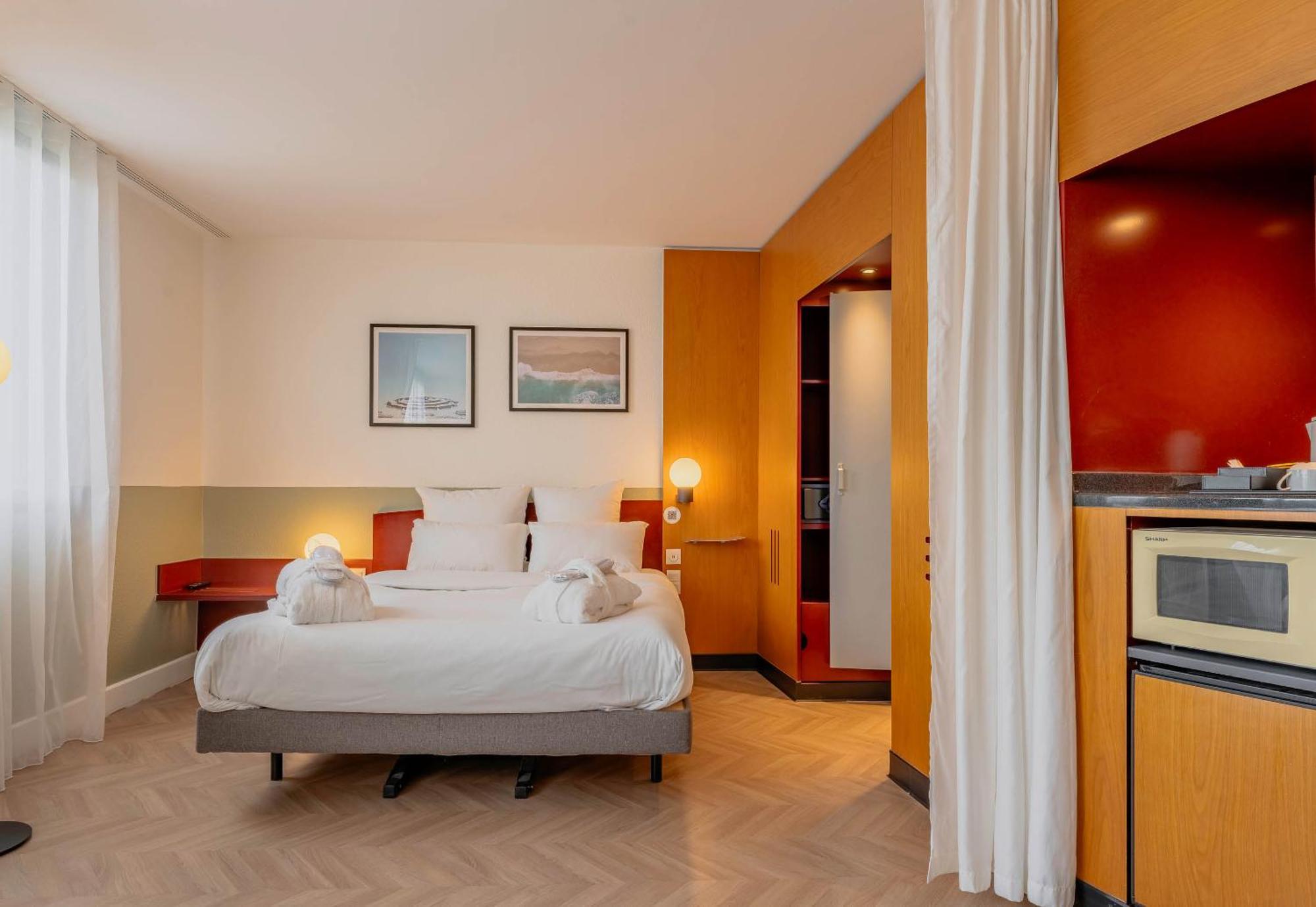 B&B Hotel Calais Terminal Cite Europe 4 Etoiles Coquelles Exterior photo