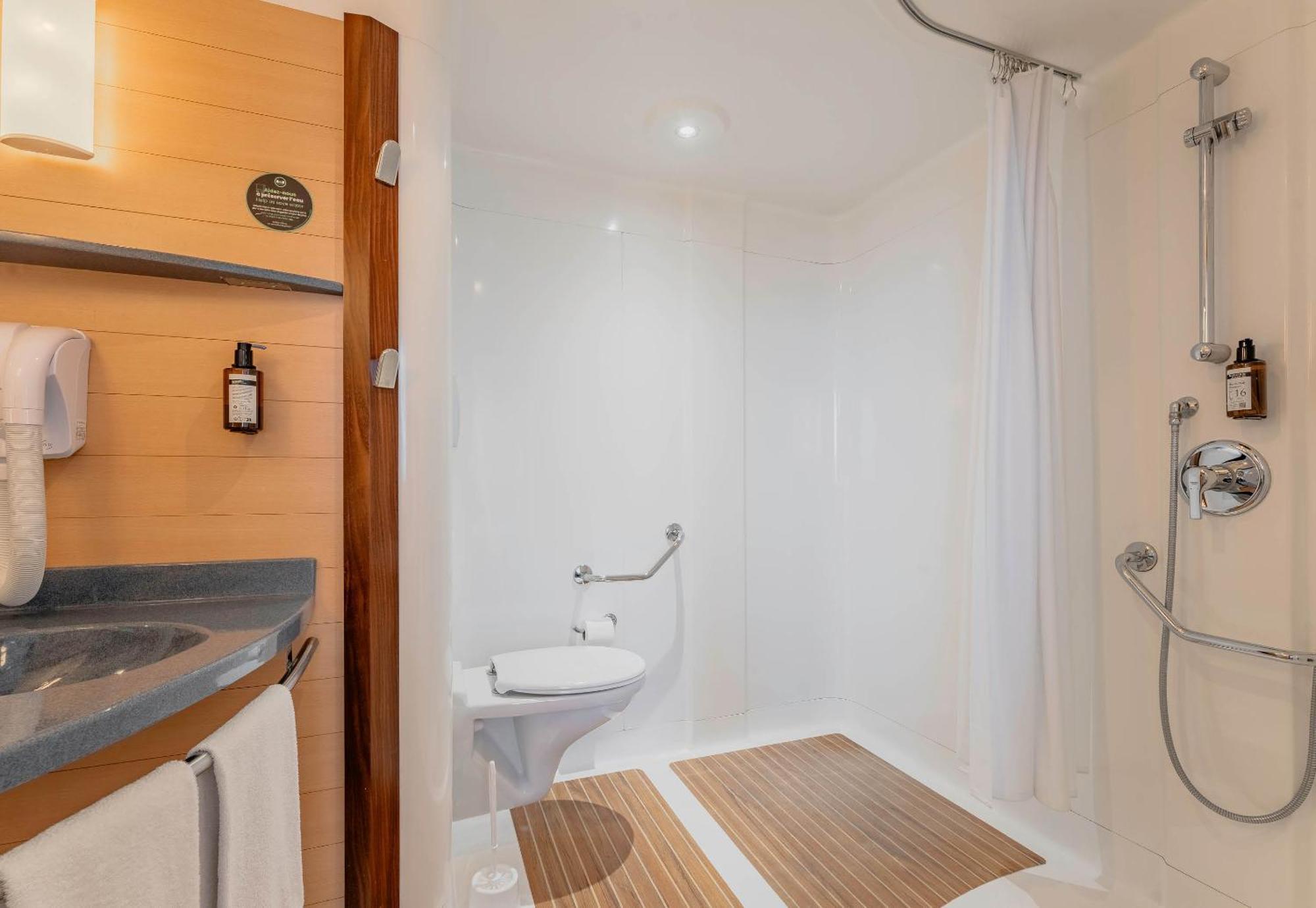 B&B Hotel Calais Terminal Cite Europe 4 Etoiles Coquelles Exterior photo