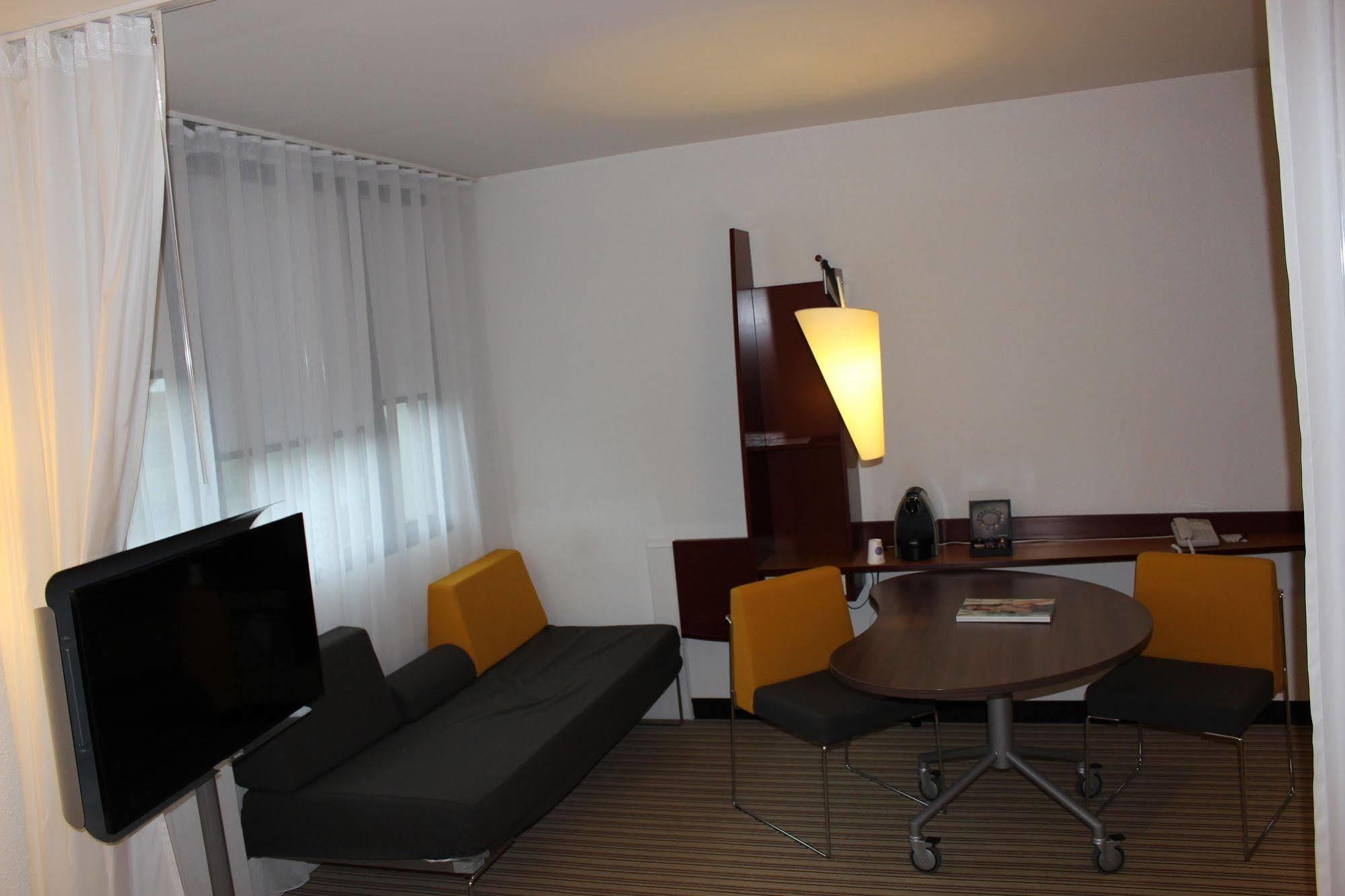 B&B Hotel Calais Terminal Cite Europe 4 Etoiles Coquelles Exterior photo